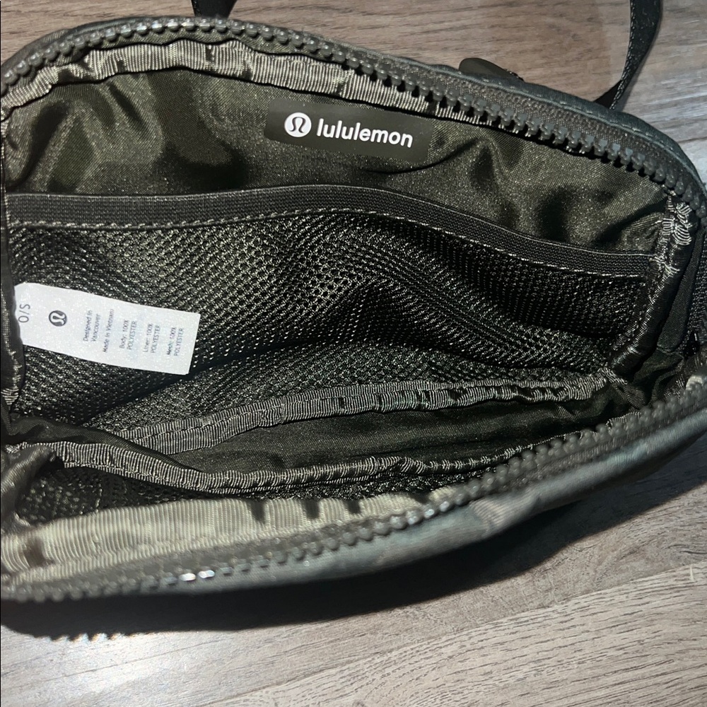 lululemon athletica  Camo Belt Bag - Picture 4 of 4